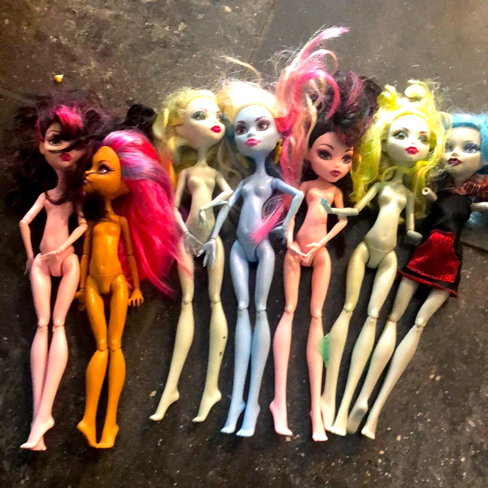 Lot of 7 Monster high dolls
